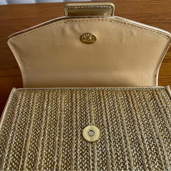 Lilly Pulitzer Dobson Crossbody - Picture 11 of 16